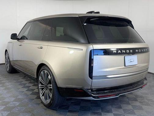 2026 Land Rover Range Rover P530 SE 7 Seat