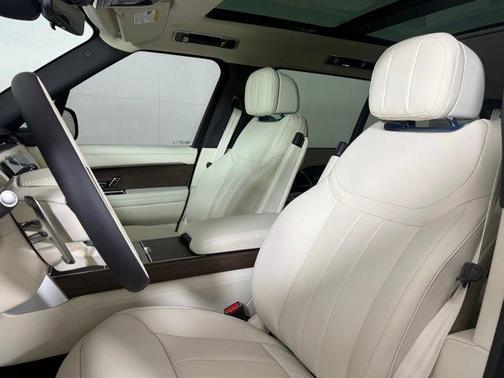 2026 Land Rover Range Rover P530 SE 7 Seat