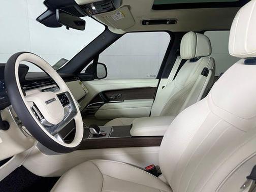 2026 Land Rover Range Rover P530 SE 7 Seat
