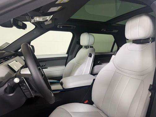 2026 Land Rover Range Rover Sport SE