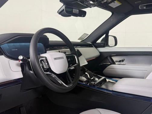2026 Land Rover Range Rover Sport SE