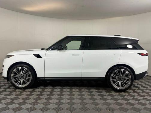 2026 Land Rover Range Rover Sport SE