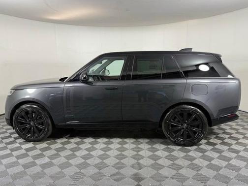 2025 Land Rover Range Rover P550e SE
