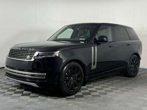 2025 Land Rover Range Rover P550e SE
