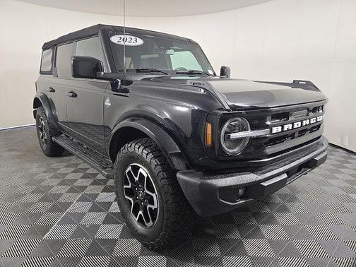 Shadow Black 2023 Ford Bronco Outer Banks