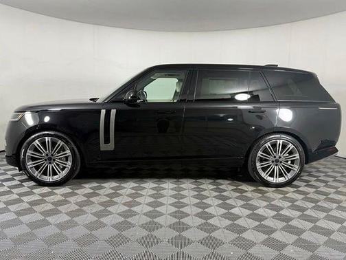 Santorini Black 2026 Land Rover Range Rover P530 SE 7 Seat