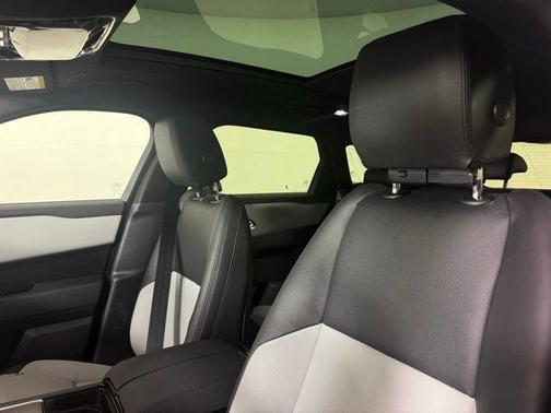 2026 Land Rover Range Rover Velar Dynamic SE