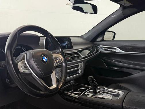 2018 BMW 740 i