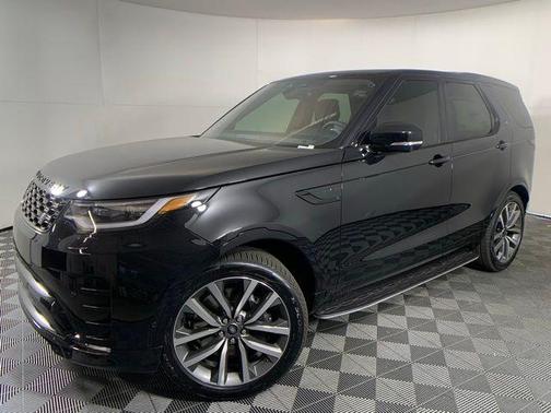 Santorini Black 2025 Land Rover Discovery P360 Dynamic SE