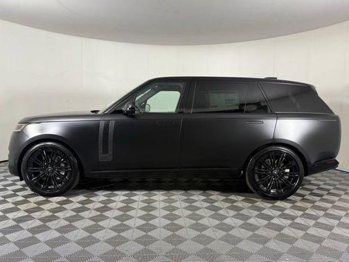 2025 Land Rover Range Rover P530 SE 7 Seat