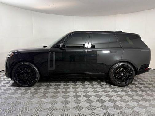 2024 Land Rover Range Rover P530 SE