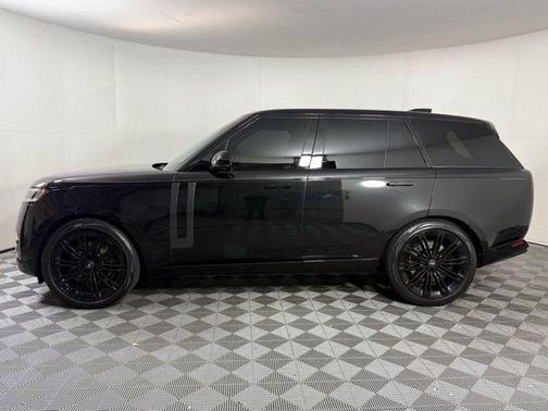 2024 Land Rover Range Rover P530 SE