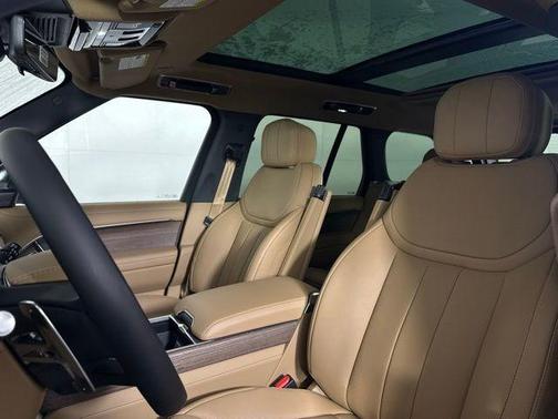 2025 Land Rover Range Rover P400 SE