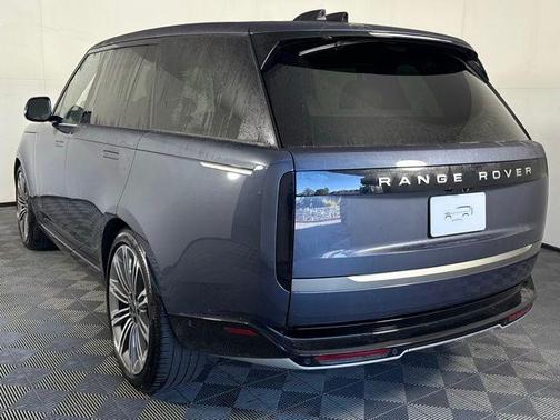 2025 Land Rover Range Rover P400 SE