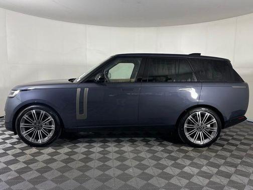 2025 Land Rover Range Rover P400 SE