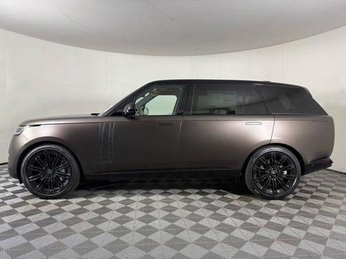 2025 Land Rover Range Rover P530 SE 7 Seat