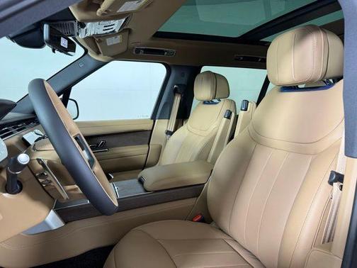 2025 Land Rover Range Rover P530 SE 7 Seat