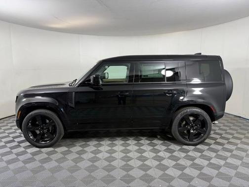 2025 Land Rover Defender P525 V8