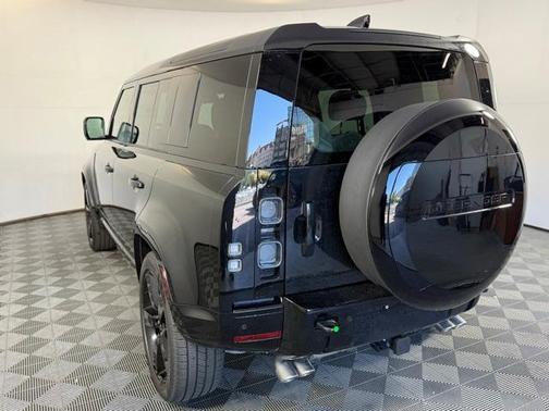 2025 Land Rover Defender P525 V8