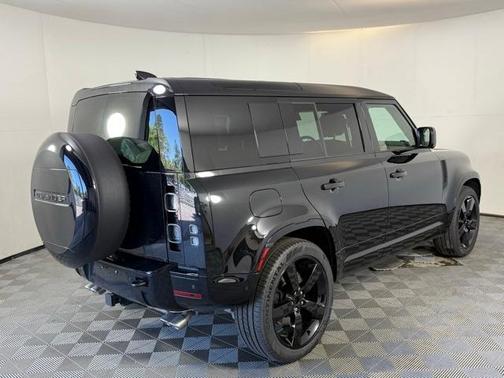2025 Land Rover Defender P525 V8