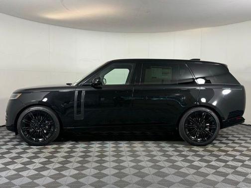 2026 Land Rover Range Rover P400 SE 7 Seat