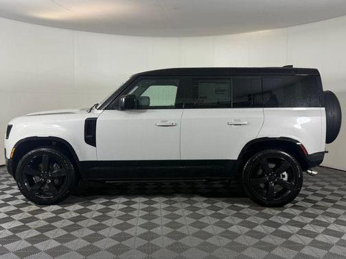 2026 Land Rover Defender X-DYNAMIC SE