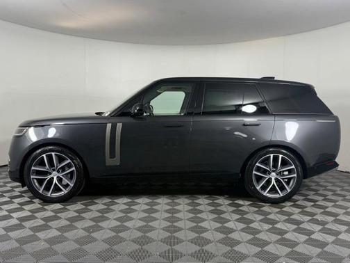 2025 Land Rover Range Rover P530 SE