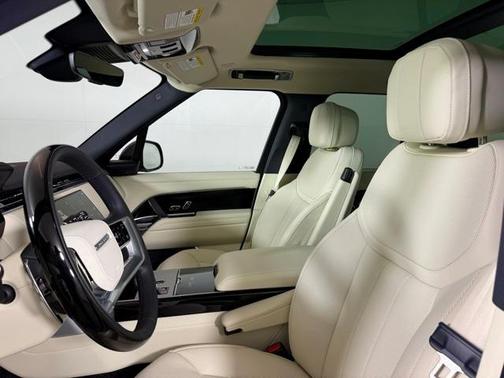 2025 Land Rover Range Rover P530 SE
