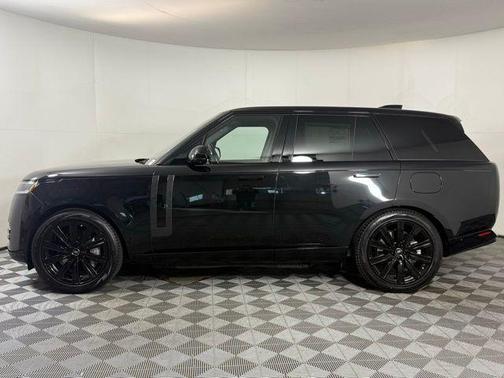 2025 Land Rover Range Rover P550e SE