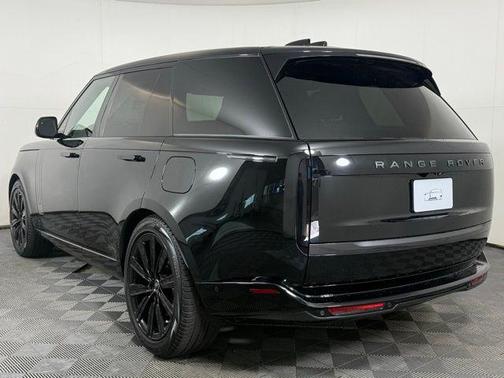 2025 Land Rover Range Rover P550e SE