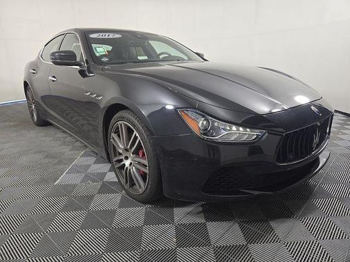 Nero 2017 Maserati Ghibli S Q4