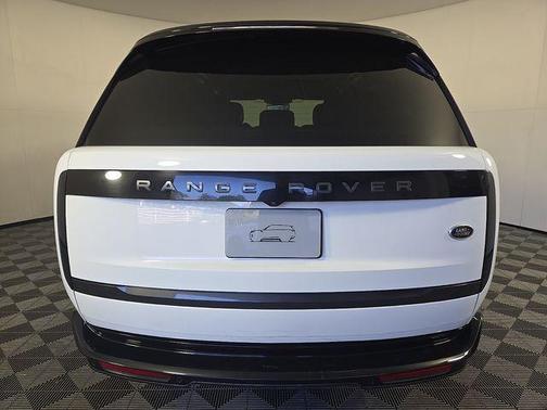 Fuji White 2023 Land Rover Range Rover P400 SE