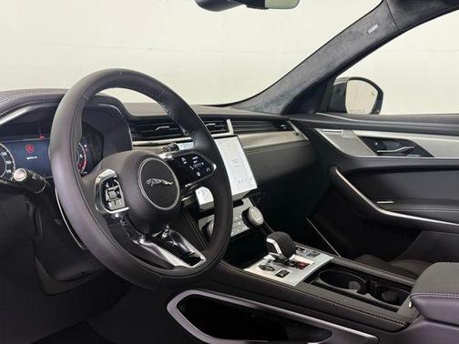 2026 Jaguar F-PACE P400 R-Dynamic S