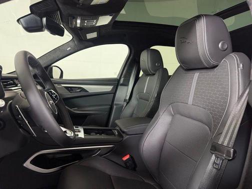2026 Jaguar F-PACE P400 R-Dynamic S