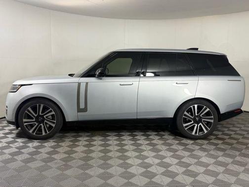 2023 Land Rover Range Rover P530 SE