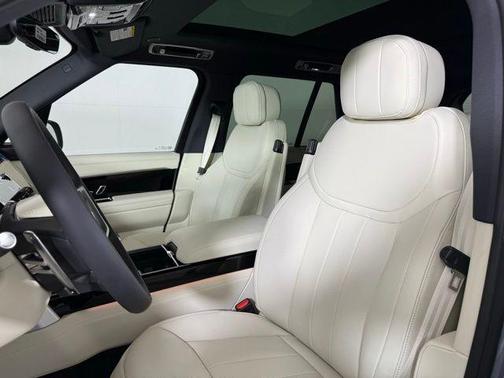 2025 Land Rover Range Rover P530 SE