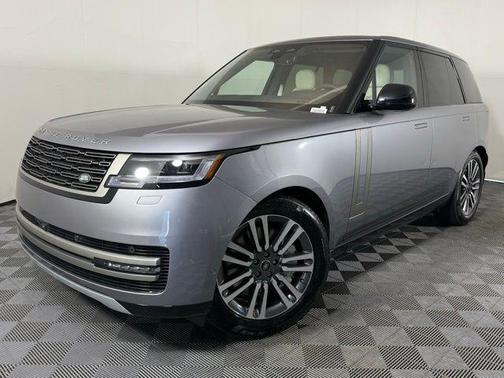 2025 Land Rover Range Rover P530 SE