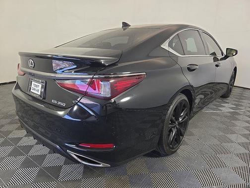 2024 Lexus ES 350 F SPORT Handling