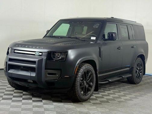 2025 Land Rover Defender P400 Outbound