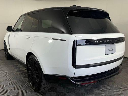 2026 Land Rover Range Rover SE