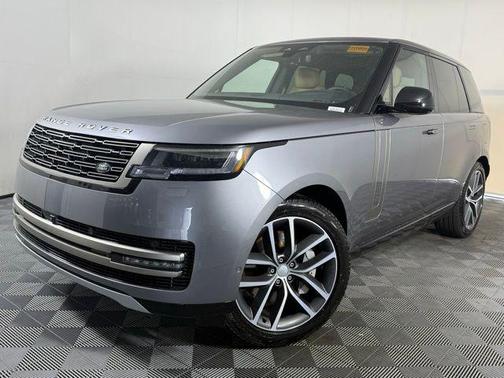 2025 Land Rover Range Rover P550e SE
