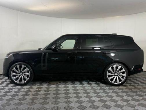 2025 Land Rover Range Rover P530 SE 7 Seat