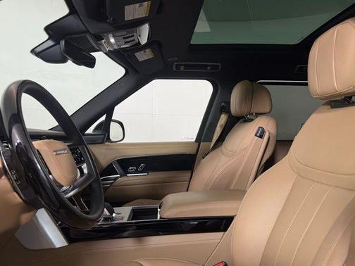 2025 Land Rover Range Rover P530 SE 7 Seat
