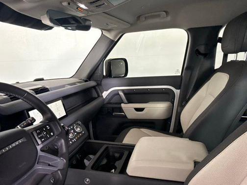 2024 Land Rover Defender P400 X-Dynamic SE