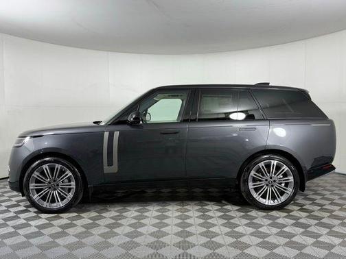 2025 Land Rover Range Rover P530 SE