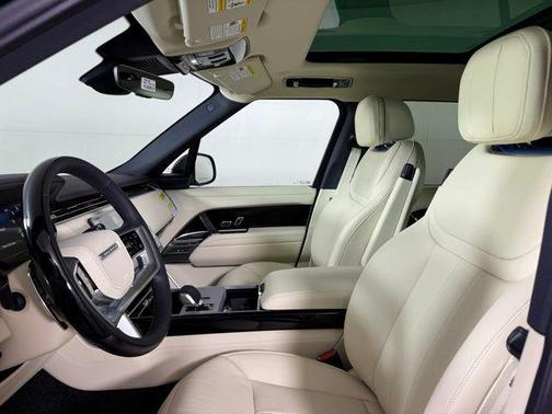2025 Land Rover Range Rover P530 SE