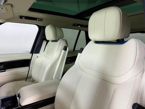 2025 Land Rover Range Rover P530 SE