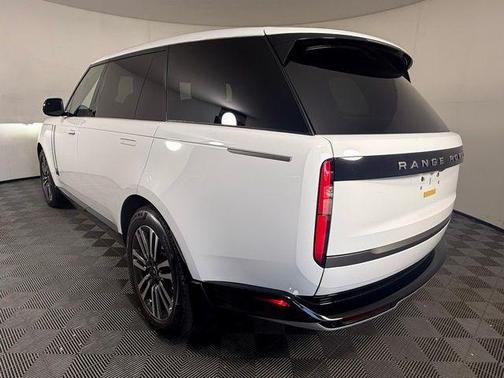 2025 Land Rover Range Rover P530 SE 7 Seat