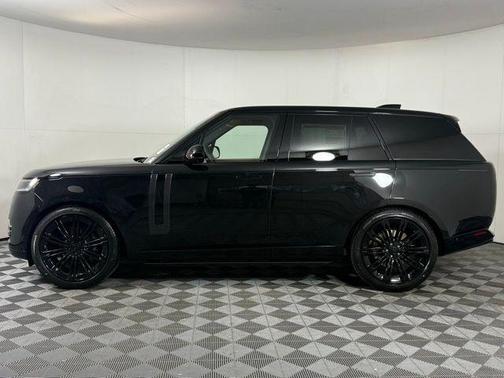 2026 Land Rover Range Rover SE