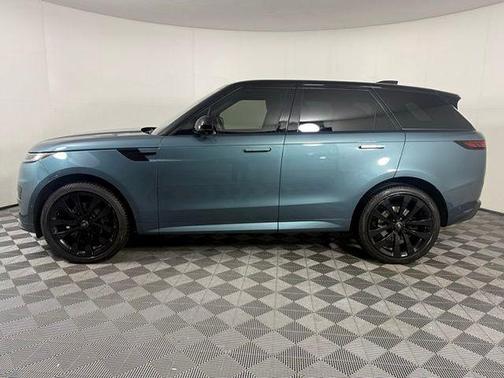 Giola Green 2023 Land Rover Range Rover Sport SE Dynamic